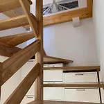 Inevig 로고즈니차